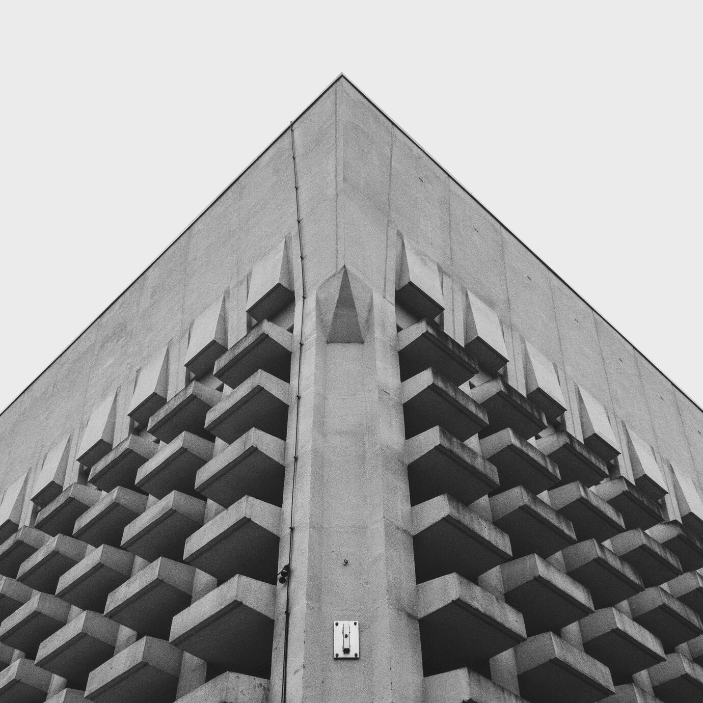 Monochrome Minimal 13, 2022. Peter Preis. MIME: image/jpeg, Token: FA2, Storage: IPFS, Contract: KT1...