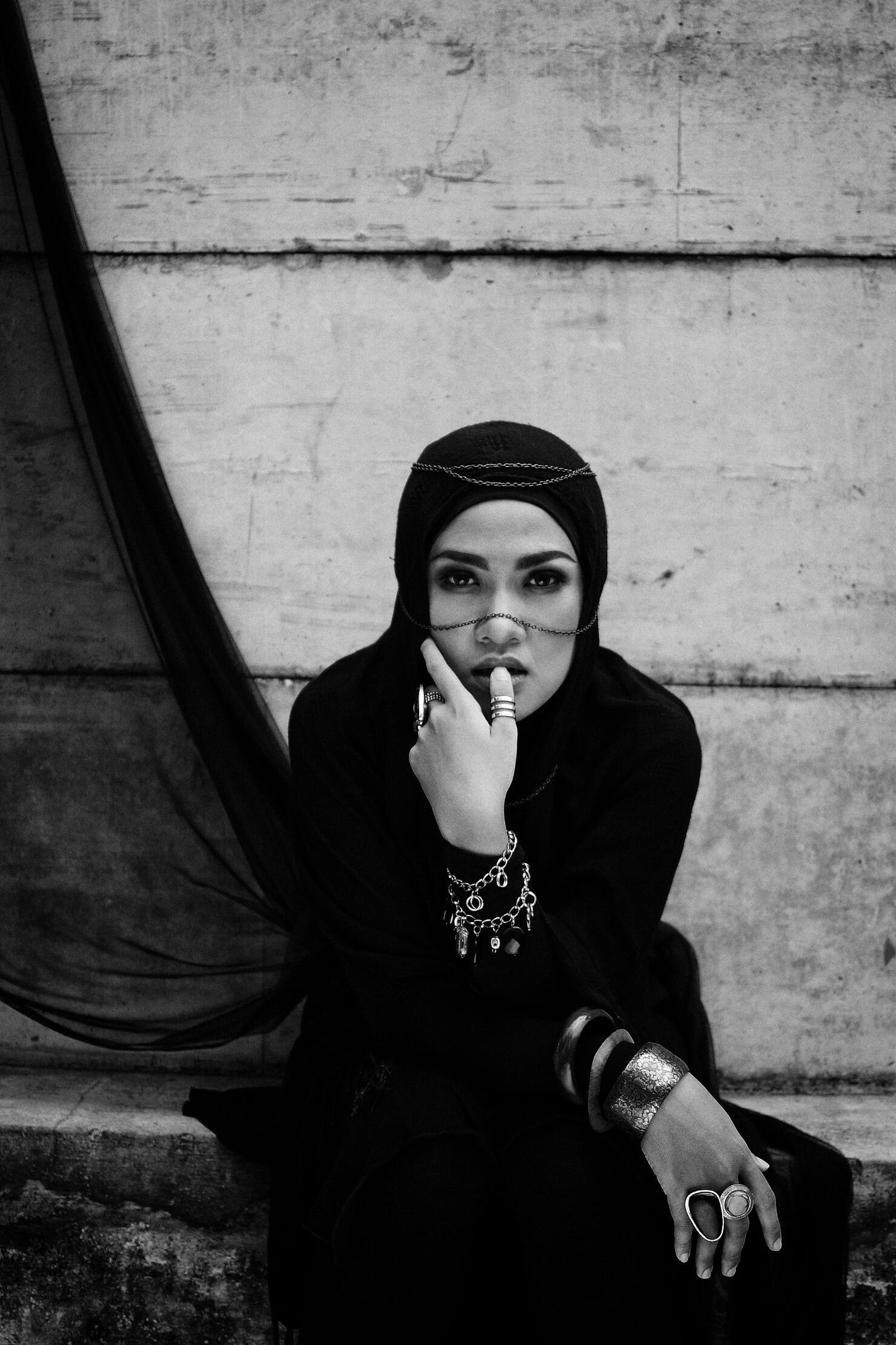 Beauty Portrait, 2021. Iput Agustioko. MIME: image/jpeg, Token: FA2, Storage: IPFS, Contract: KT1...